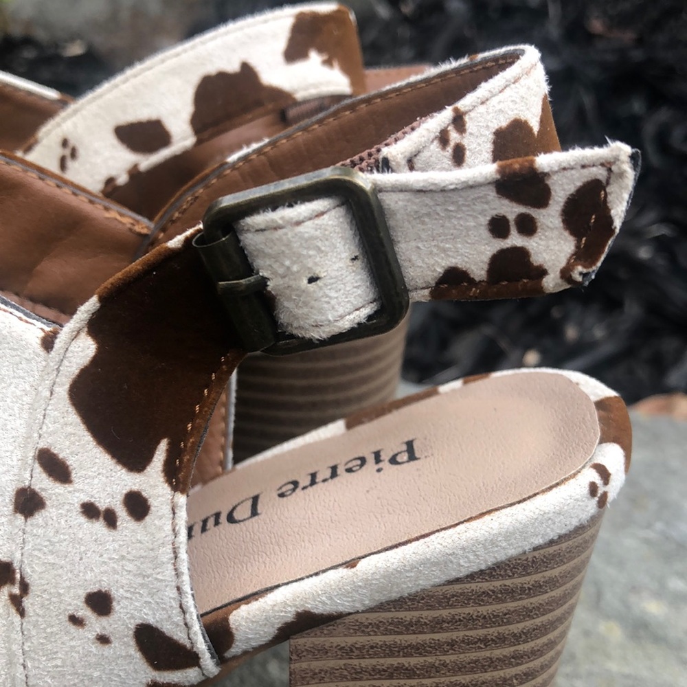 Pierre Dumas Brown and White Patterned Mules. Excellent condition. Size 6. - Picture 6 of 9